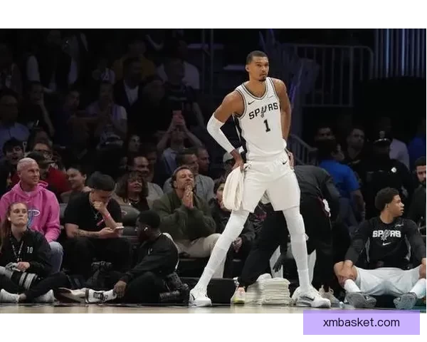 文班亚马22岁87天连续两场至少40分15篮板 创NBA最年轻纪录